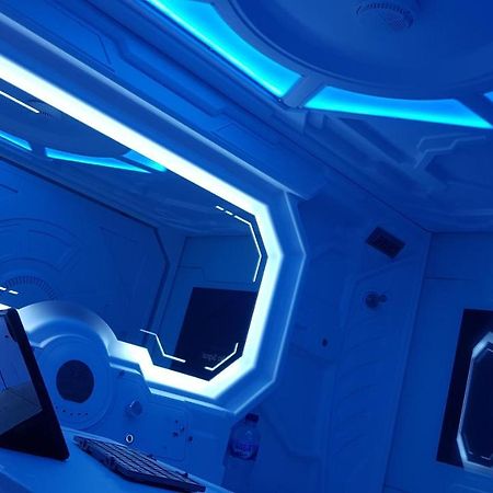 Apollo Capsule Hotel Ende Eksteriør bilde