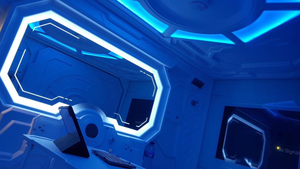 Apollo Capsule Hotel Ende Eksteriør bilde