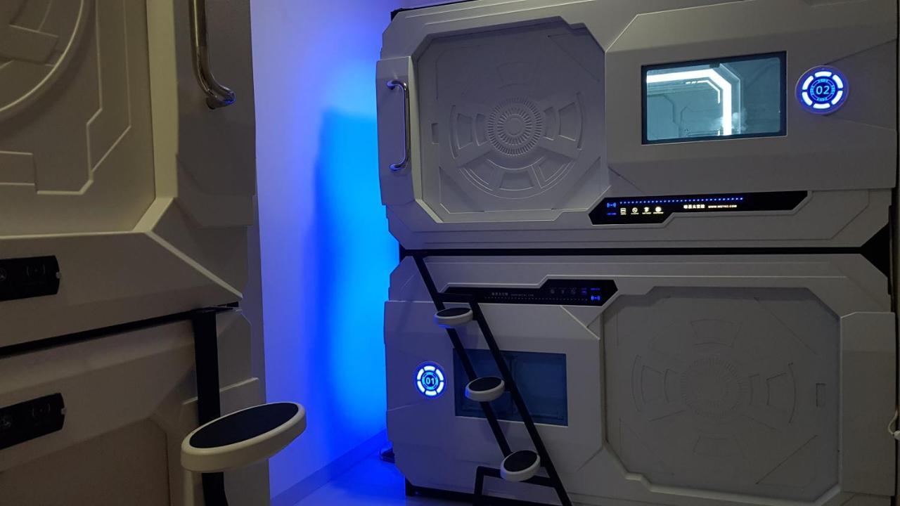 Apollo Capsule Hotel Ende Eksteriør bilde