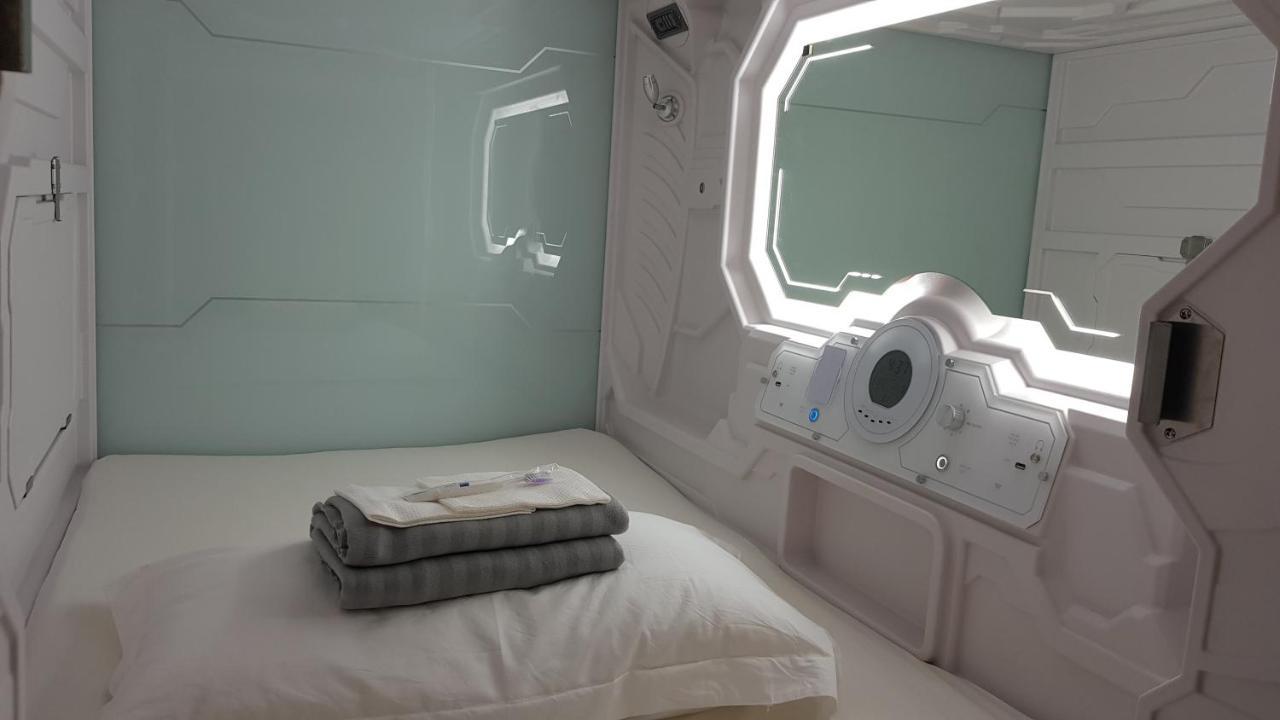 Apollo Capsule Hotel Ende Eksteriør bilde