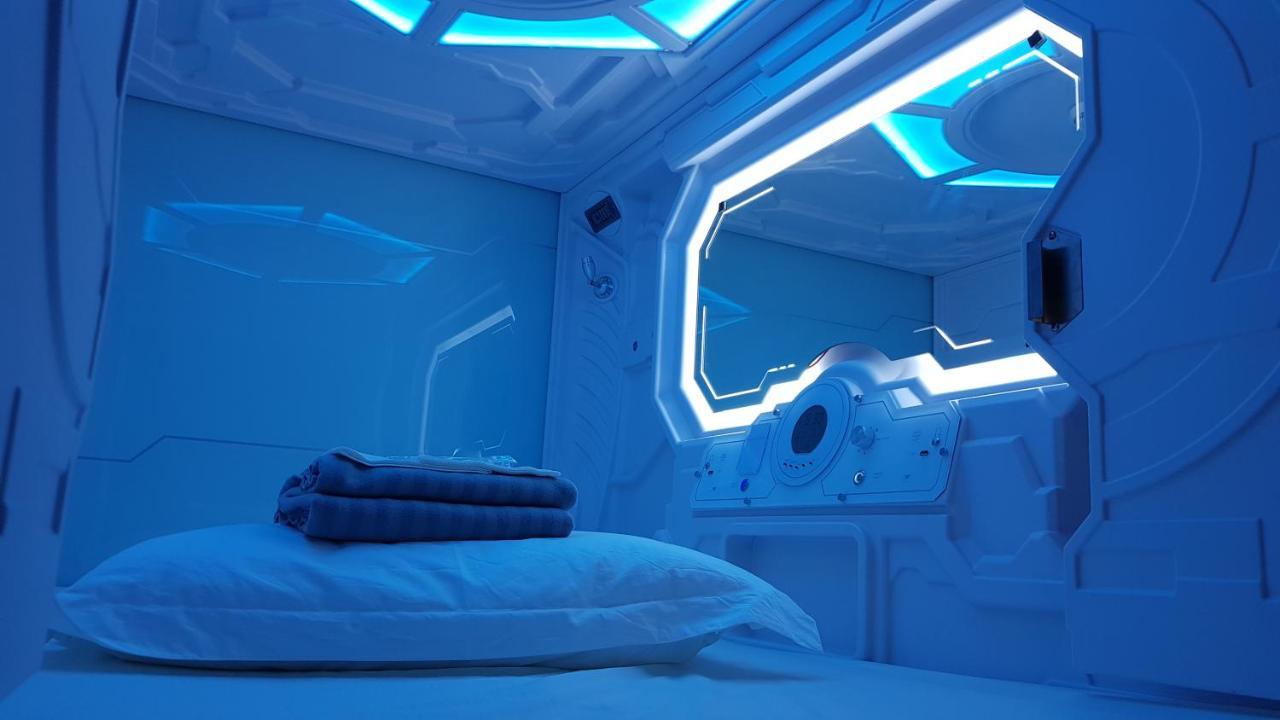 Apollo Capsule Hotel Ende Eksteriør bilde