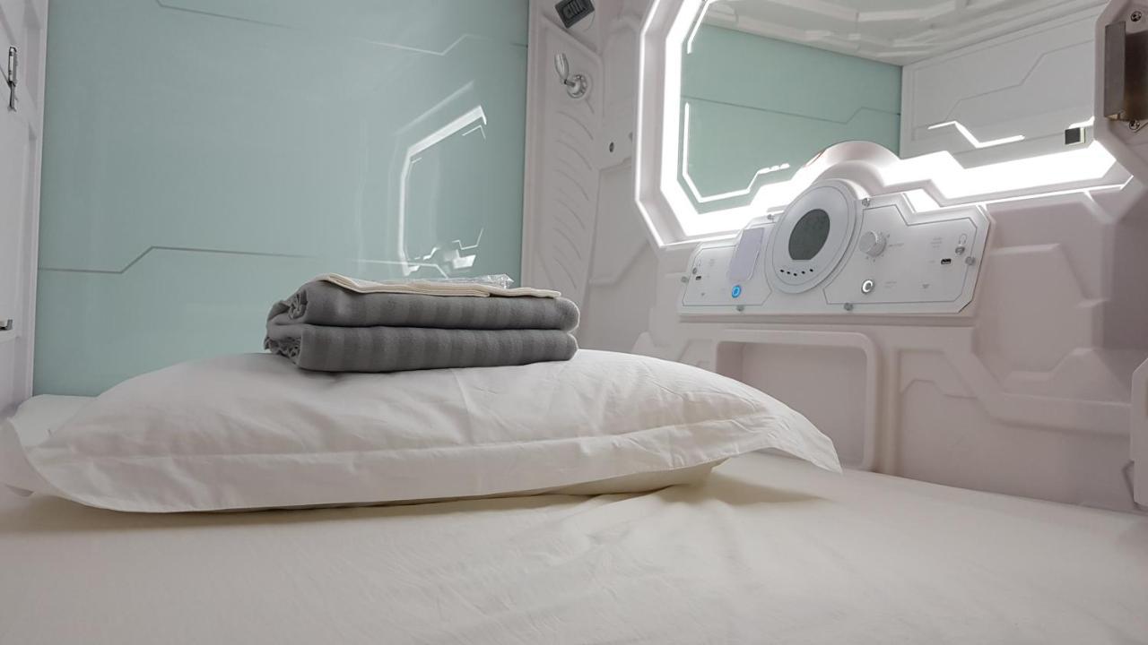Apollo Capsule Hotel Ende Eksteriør bilde
