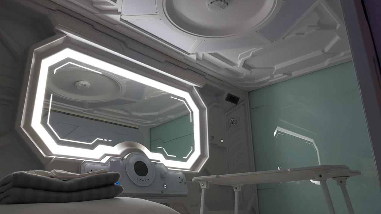 Apollo Capsule Hotel Ende Eksteriør bilde